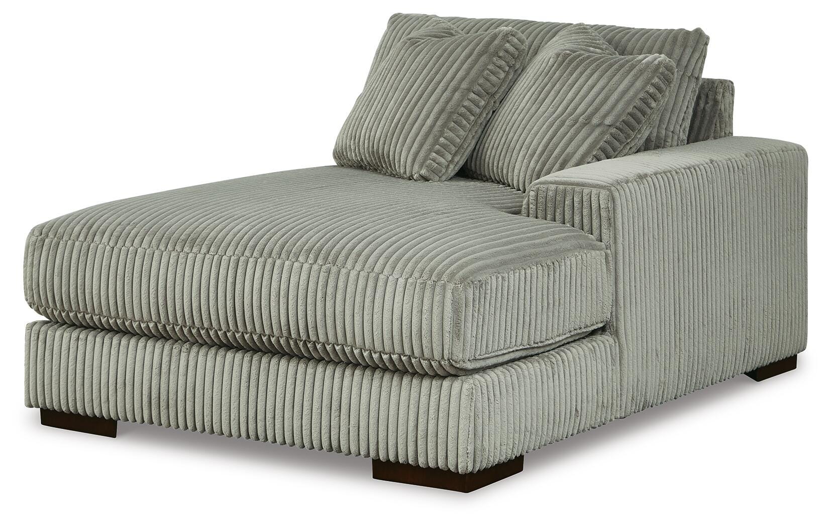 Lindyn 3-Piece Sectional and Chair in Fog