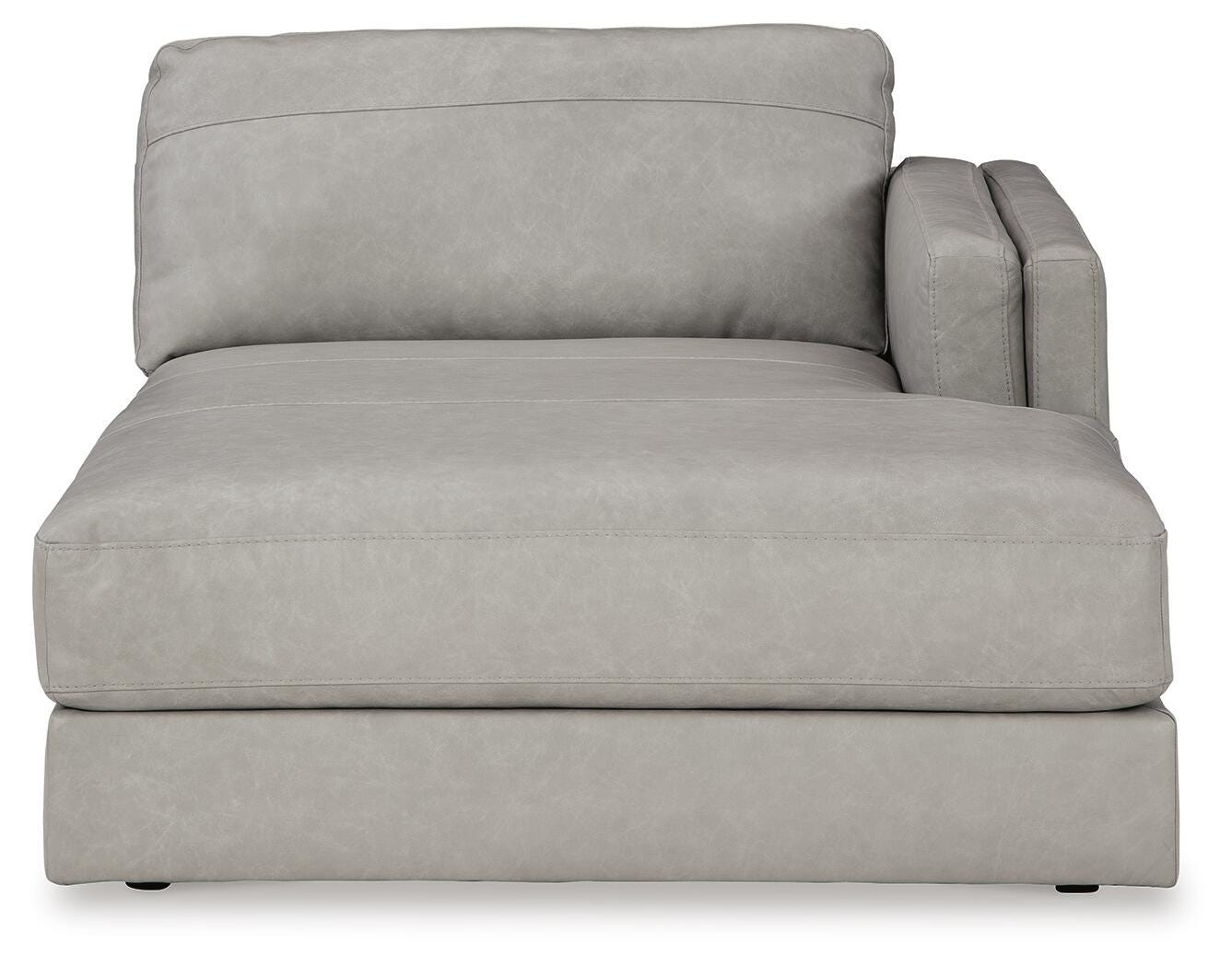 Amiata 2-Piece Sectional with Chaise and Ottoman in Glacier