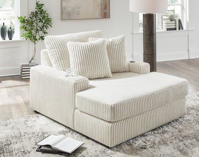 Lindyn Ivory Chaise w/ 2 Cup Holders & USB Charging Port