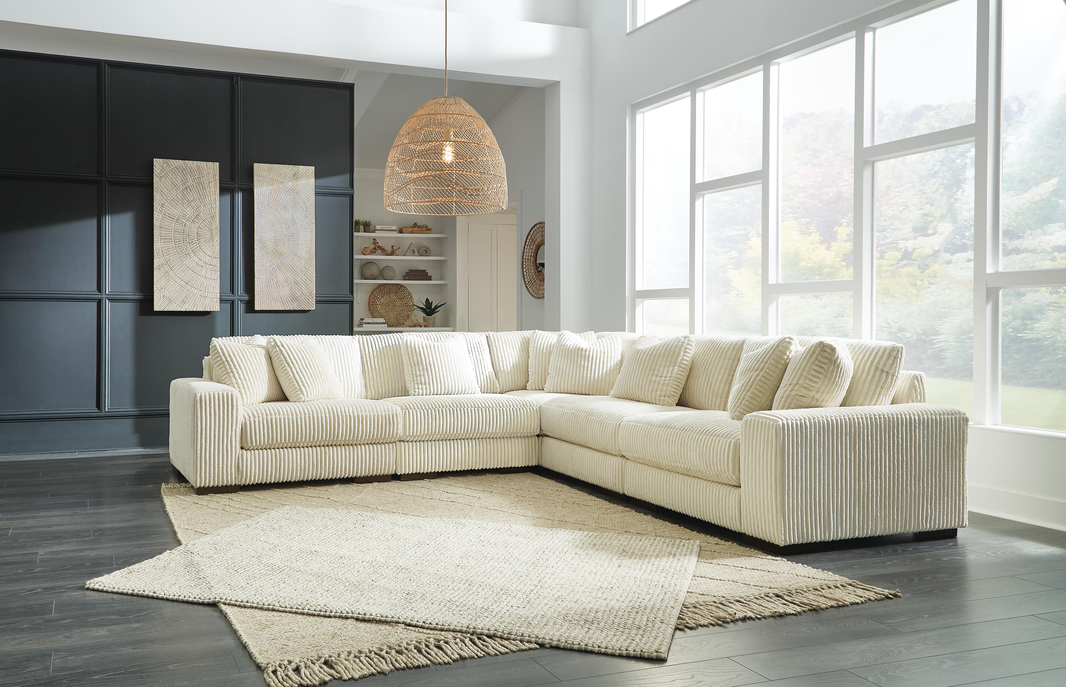 Lindyn 5-Piece Sectional in Ivory Velvet
