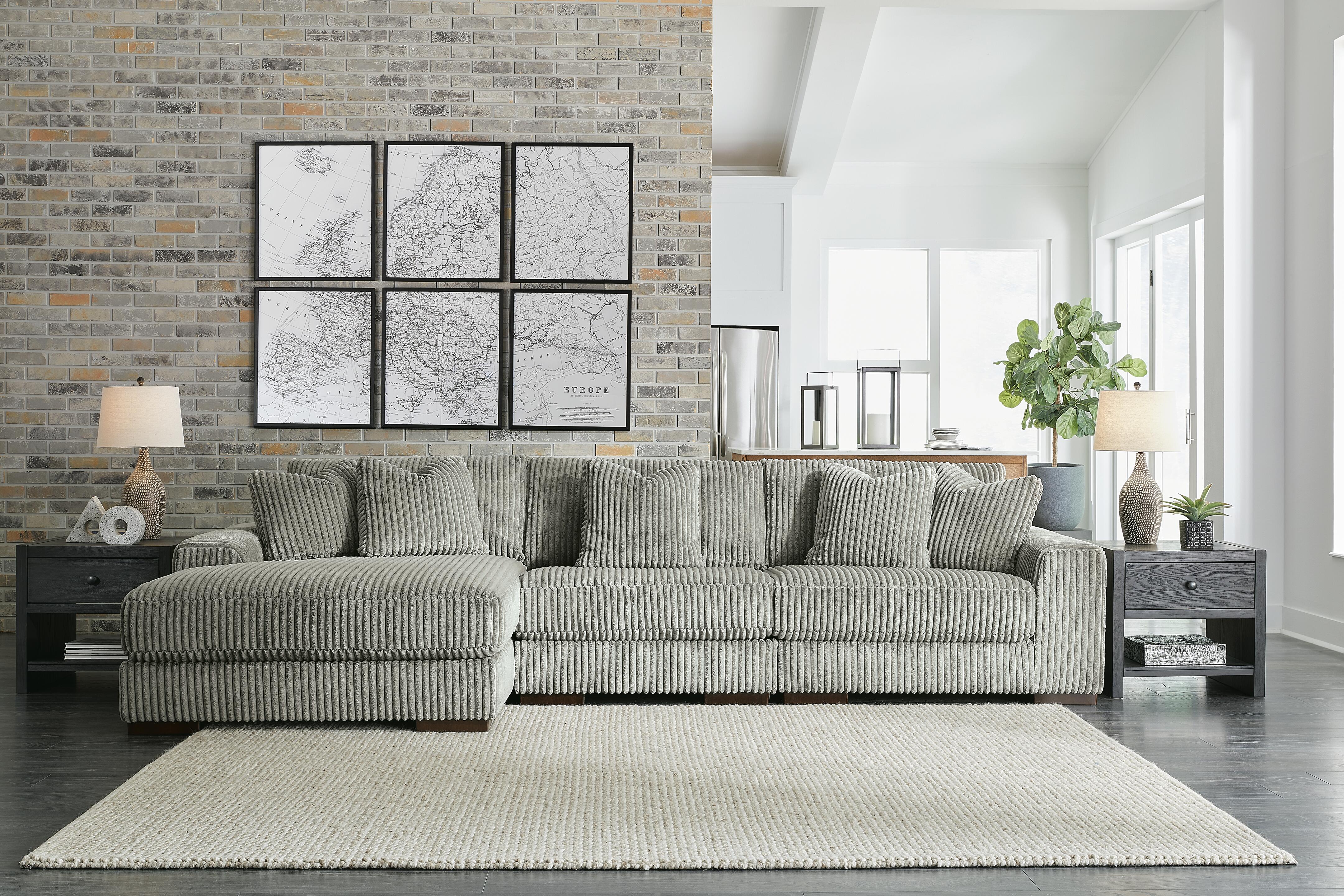 Lindyn 3-Piece LAF Chaise Sectional in Fog Velvet