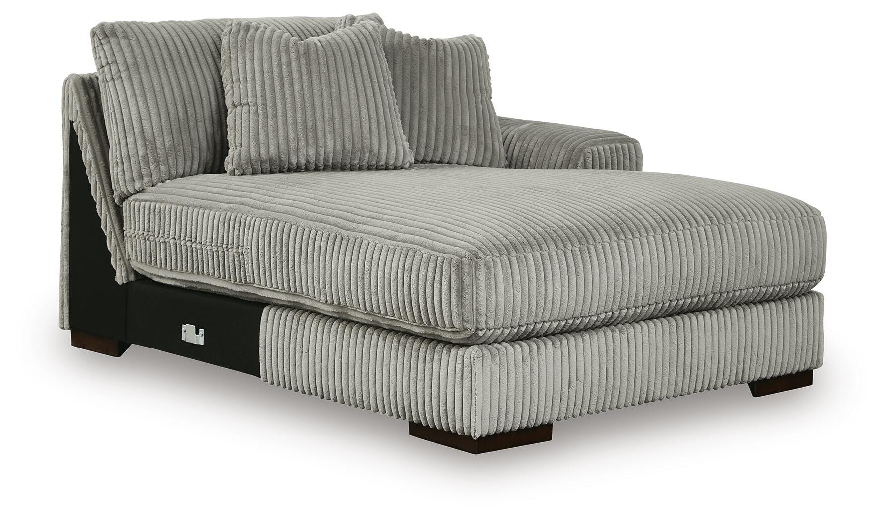 Lindyn 3-Piece Sectional and Chair in Fog