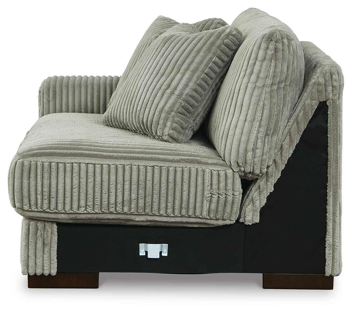 Lindyn 3-Piece Sectional and Chair in Fog