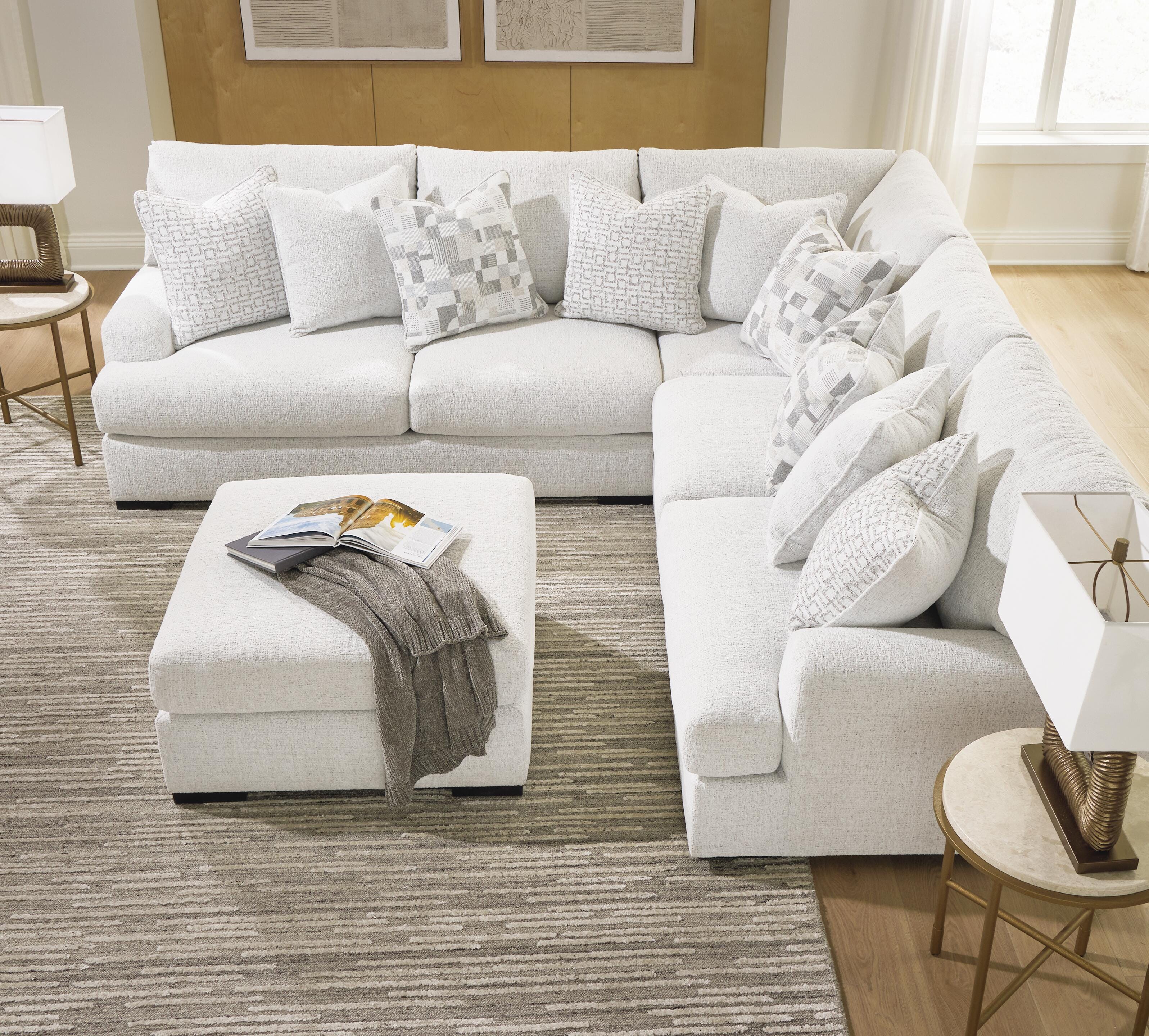 Misty-Lakes 3-Piece Sectional in Chalk