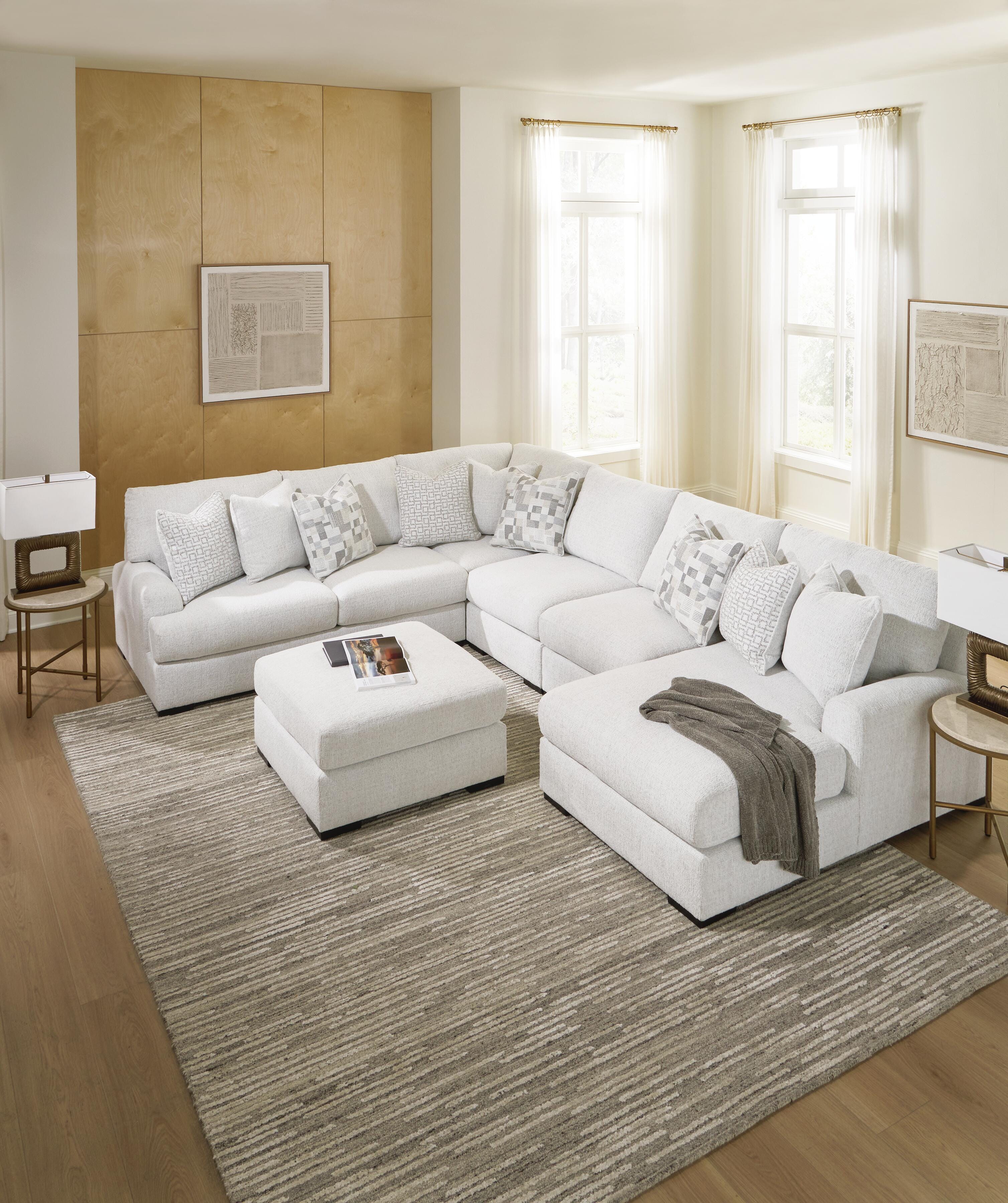 Misty-Lakes 5-Piece RAF Chaise Sectional in Chalk