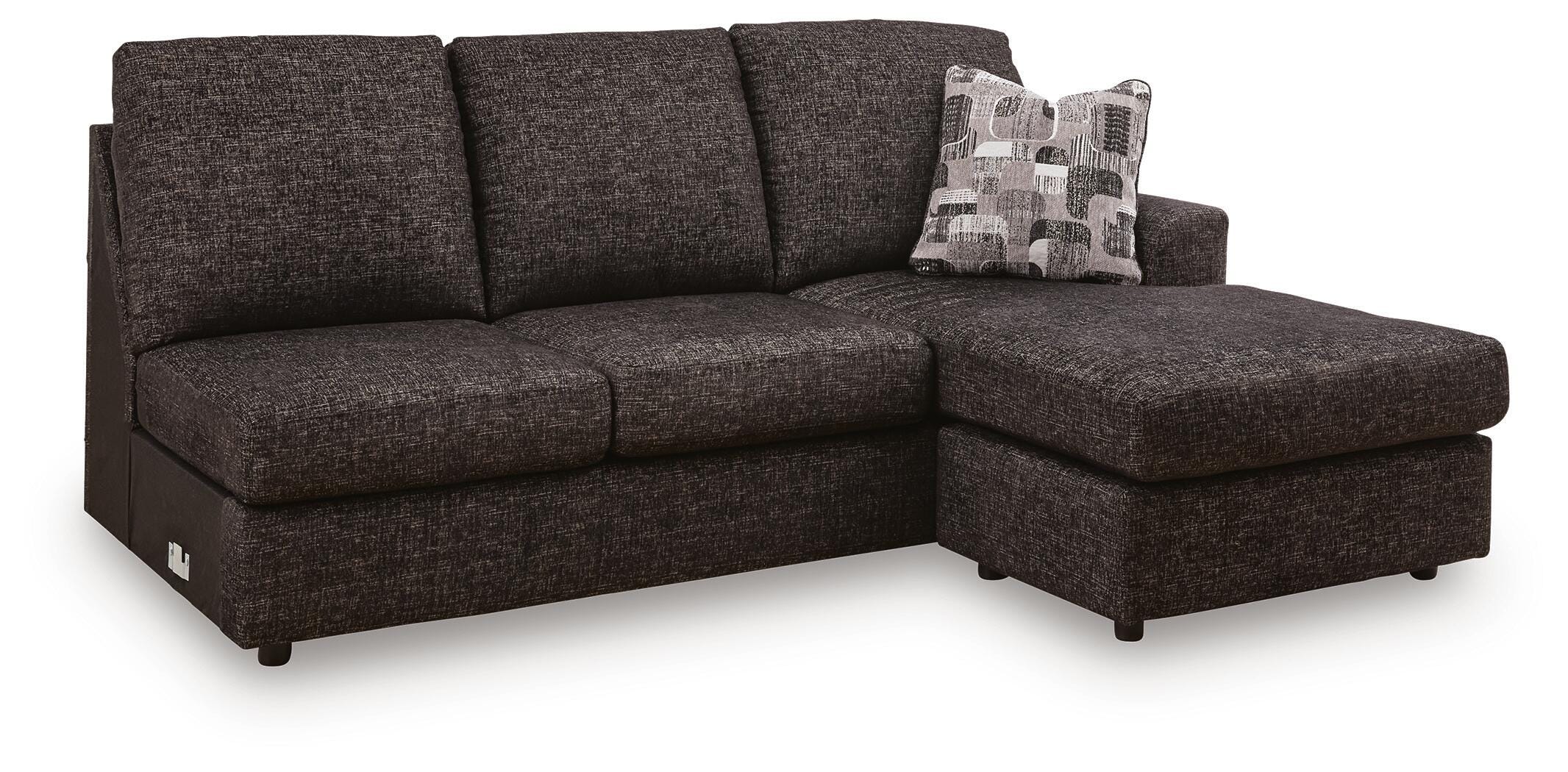 Lentiz 2-Piece Sectional with Chaise  in Onyx
