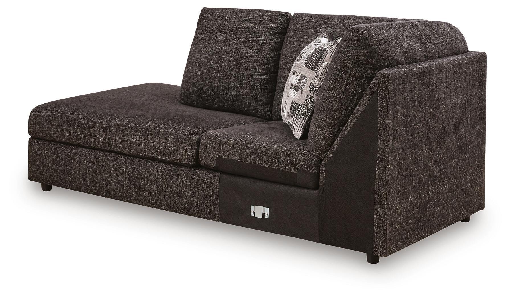 Lentiz 2-Piece Sectional with Chaise  in Onyx