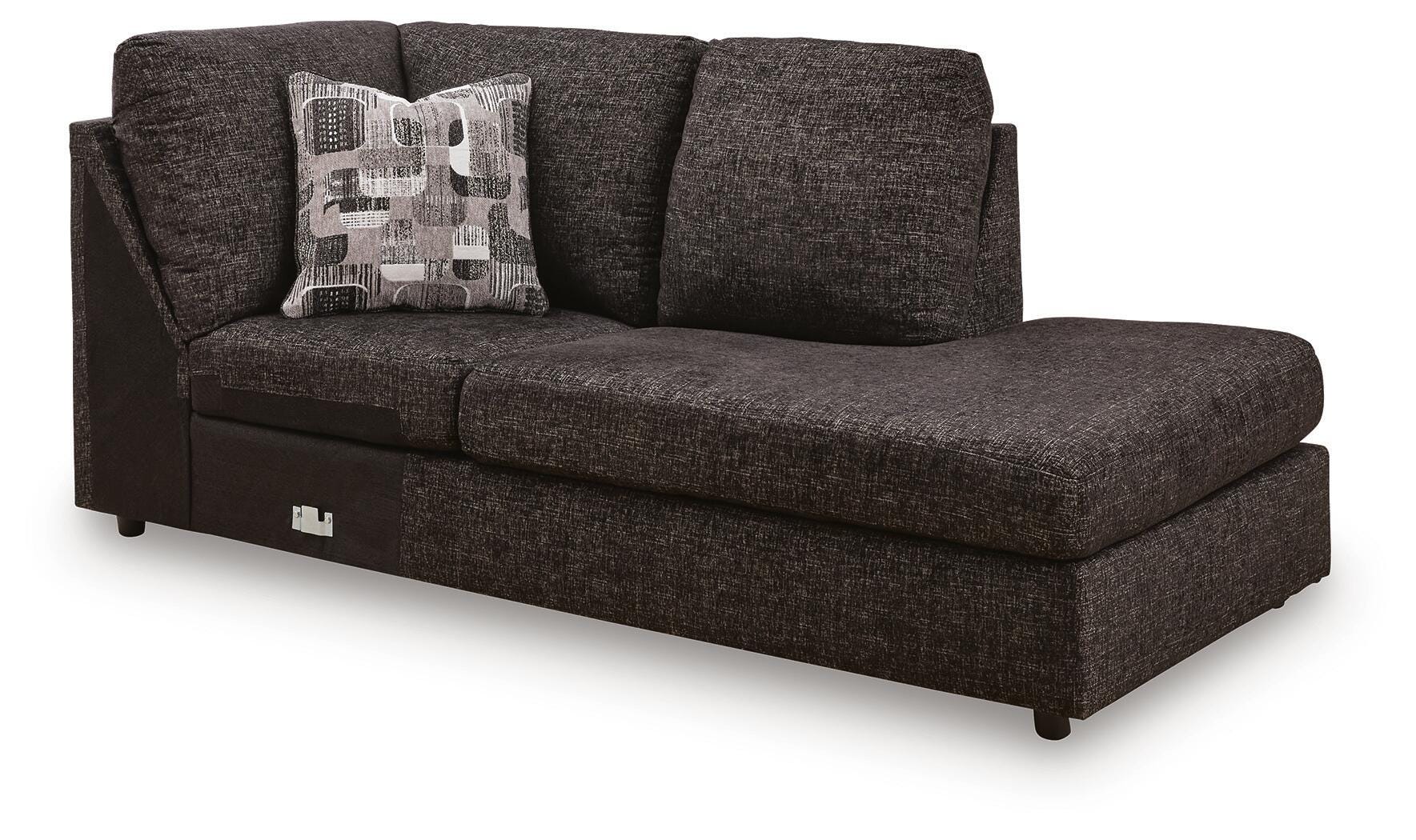 Lentiz 2-Piece Sectional w/ Chaise in Onyx