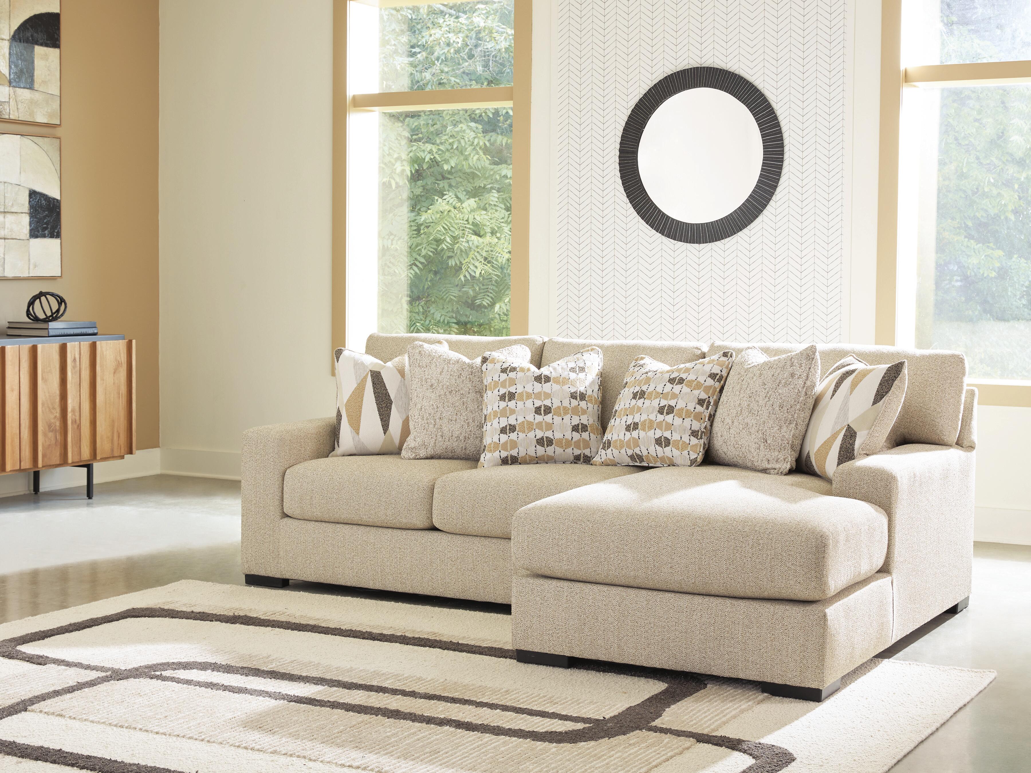 Laurelgrove 2-Piece Sectional with RAF Chaise in Pebble