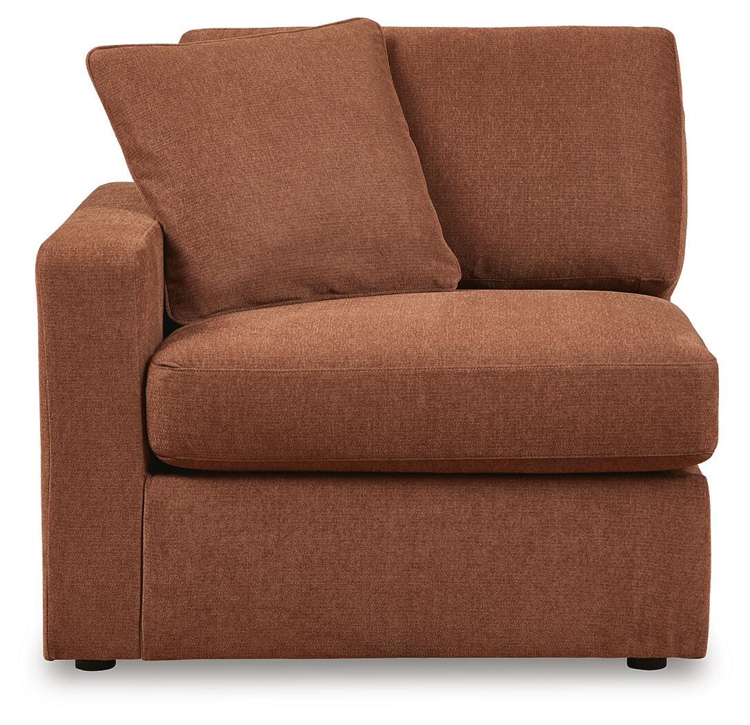 Modmax 7-Piece Sectional and 2 Ottomans in Spice