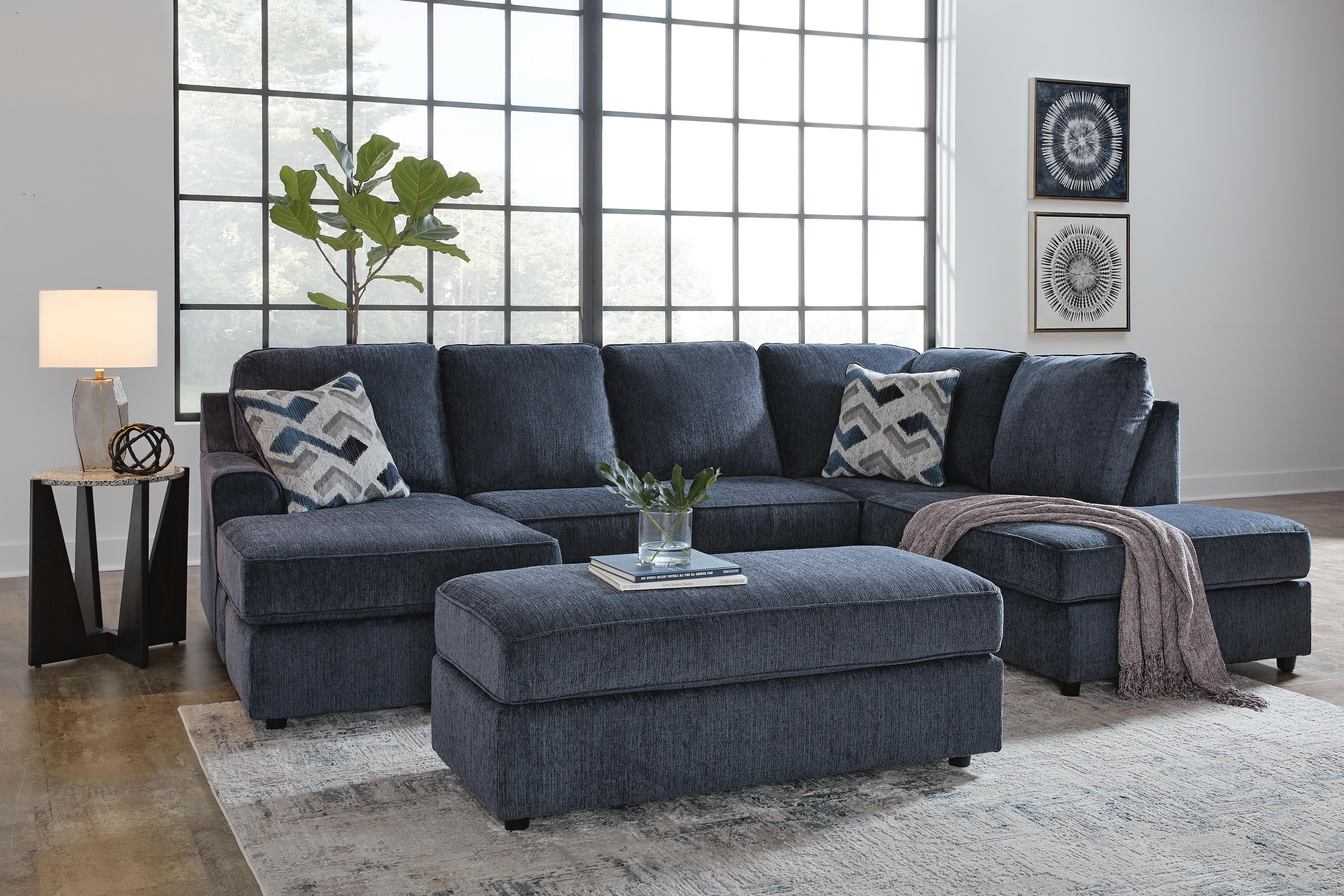 Albar Place 2-Piece Sectional and Ottoman in Cobalt