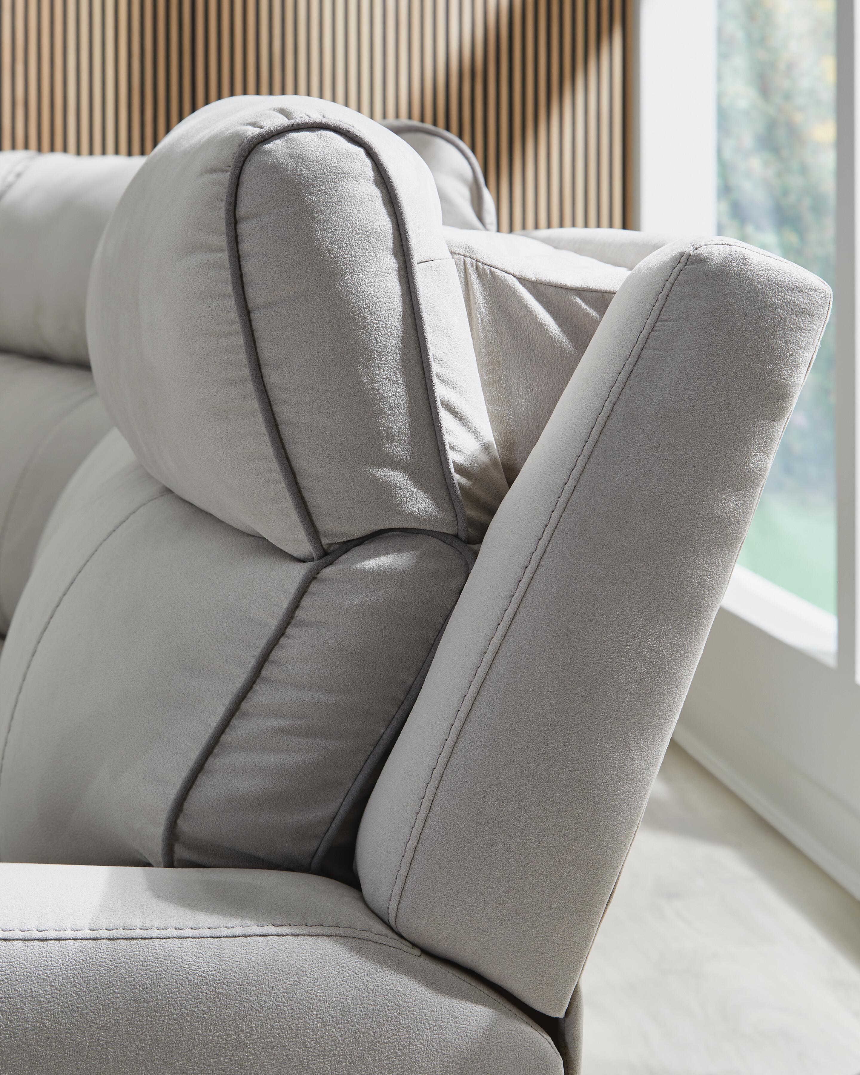 Social Pointe 6-Piece Power Reclining Sectional in Pearl/Ash Chenille